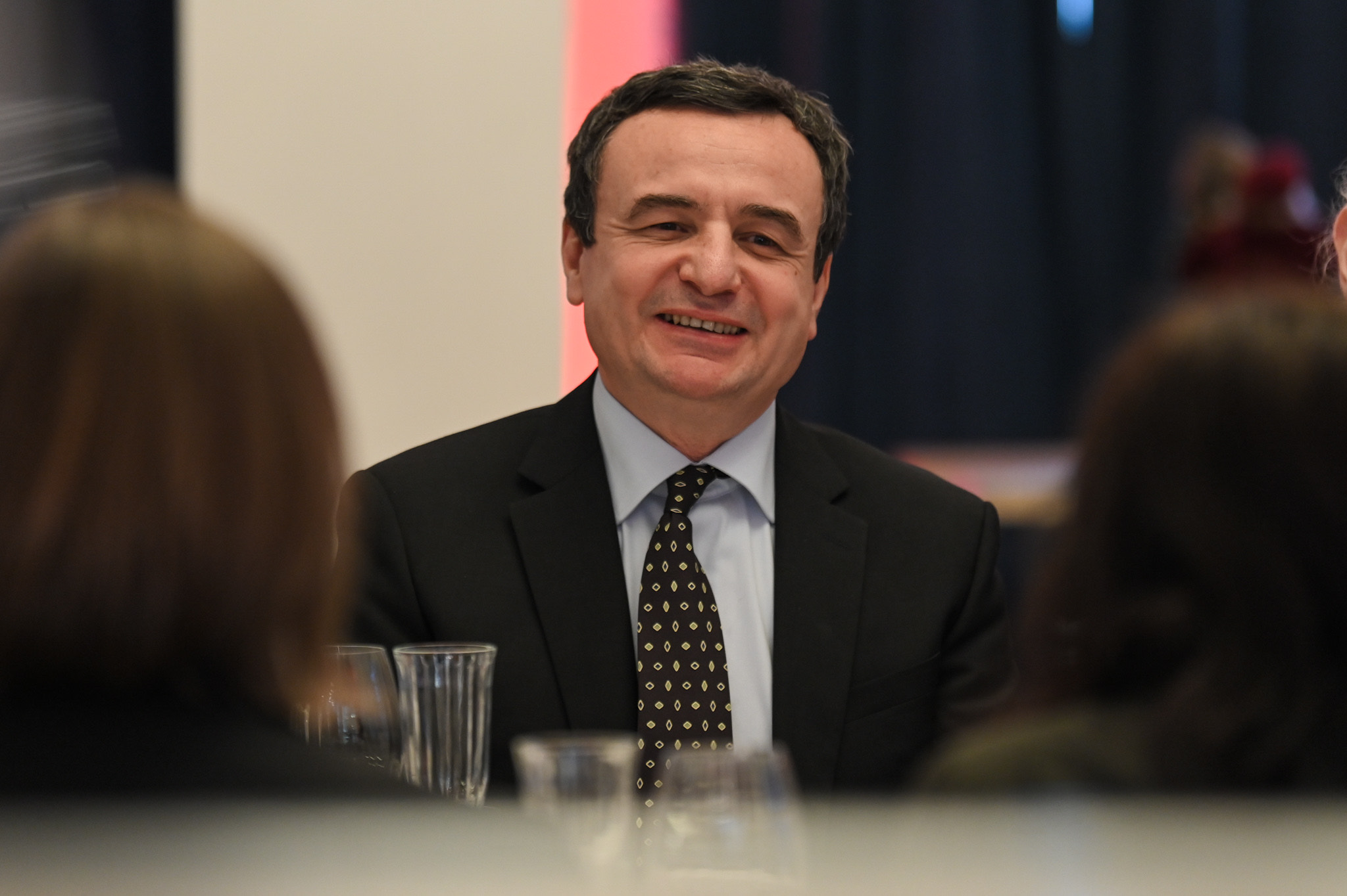 Kurti shtroi drekë për Anu Prattipati  dhe stafin e saj  në shënim të Ditës së Falënderimeve