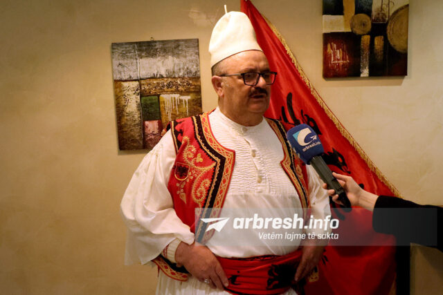  Pa flamur nuk ka atdhe   Nga Vlora në Prishtinë  Ansambli  Çipini  sjell emocionet e 28 Nëntorit