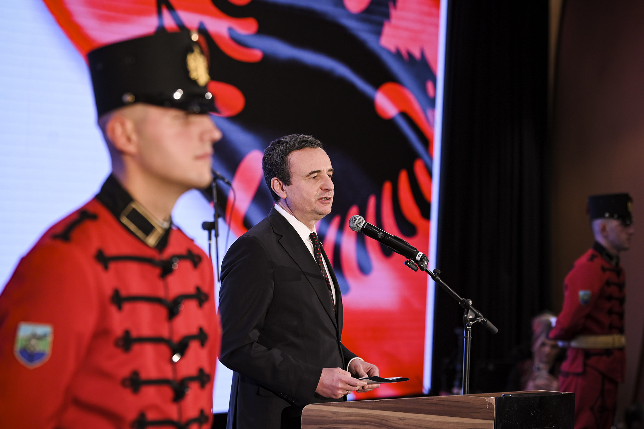 Kurti mori pjesë në pritjen e organizuar nga Ambasada e Shqipërisë në Kosovë në shënim të 113 vjetorit të Pavarësisë së Shqipërisë